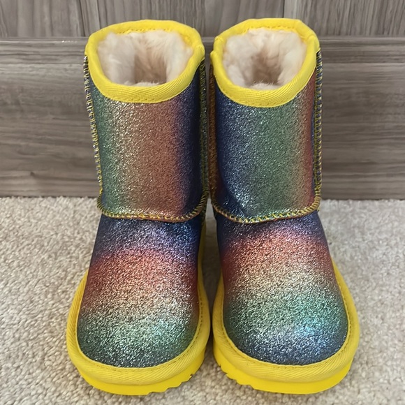 UGG NWT baby girl size 7 classic rainbow sparkle glitter boots with yellow trim. - Picture 6 of 13